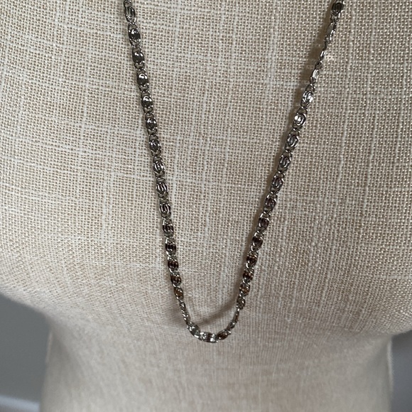 Silvertone Long Chain Easy Open and Close - Picture 15 of 16